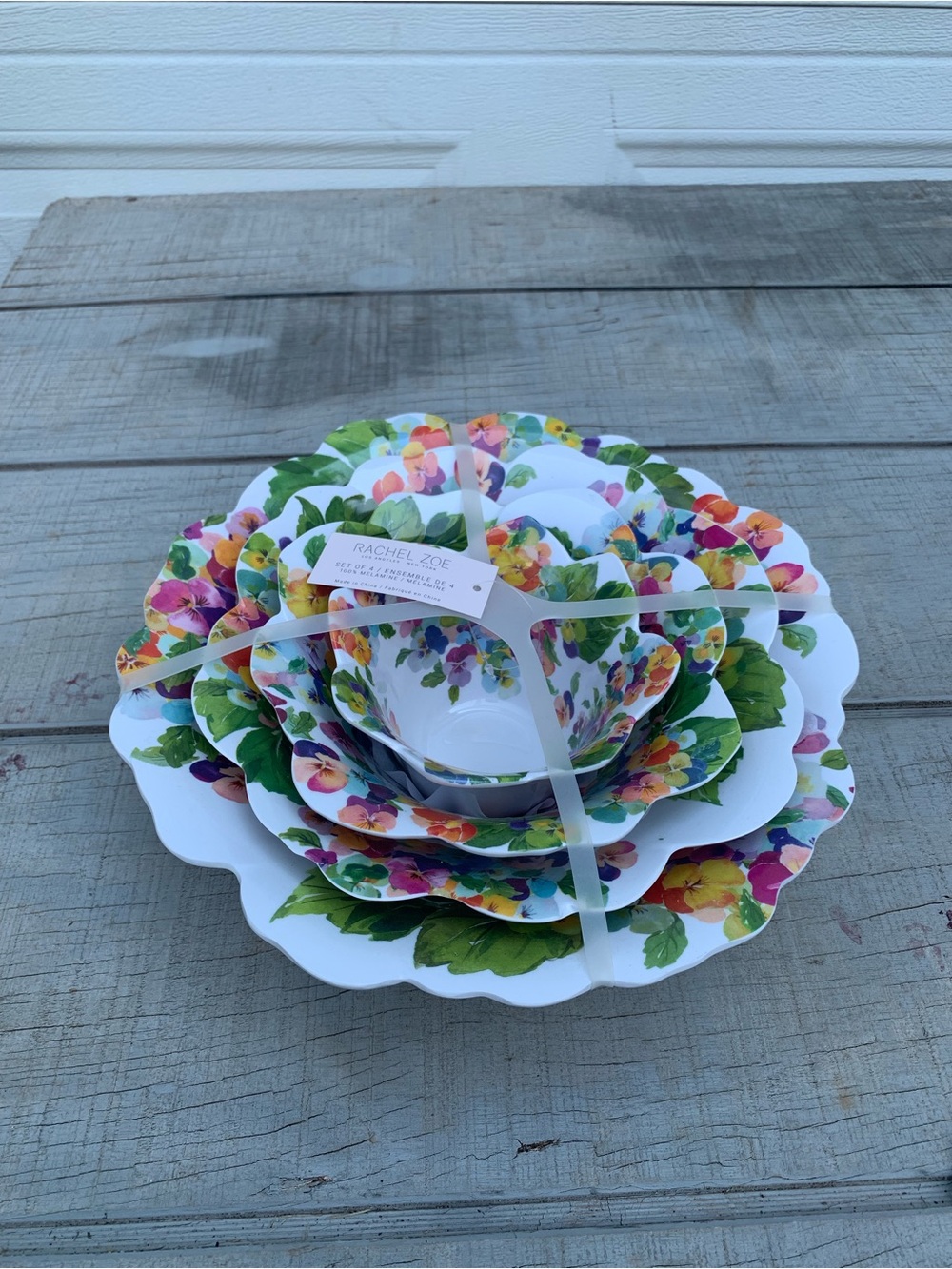Rachel Zoe Pansy Melamine Serving Bowls Nesting Set of 4 Floral Flower Scalloped